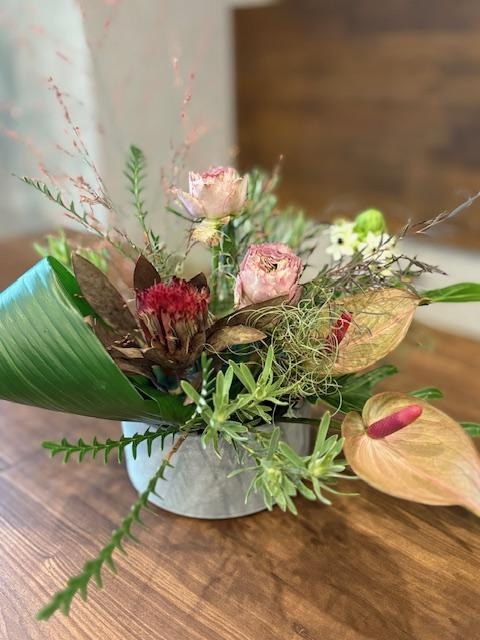 初秋のモダントロピカルアレンジ